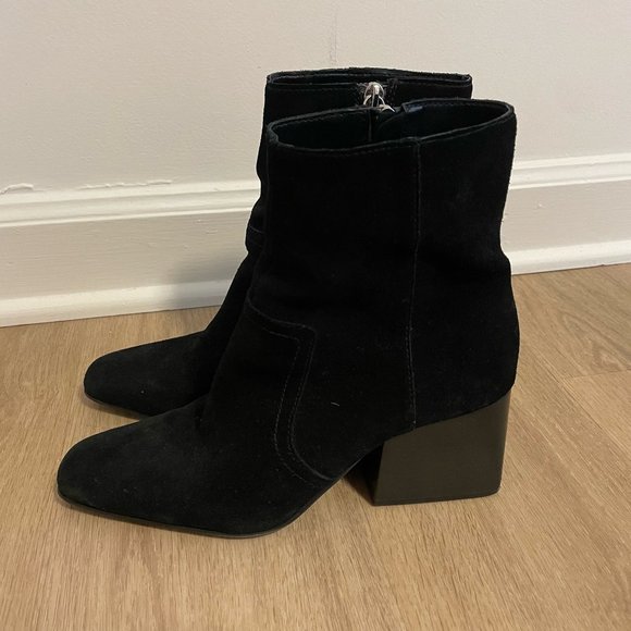 Blondo Waterproof Black Suede Bootie - 9 - Picture 4 of 8